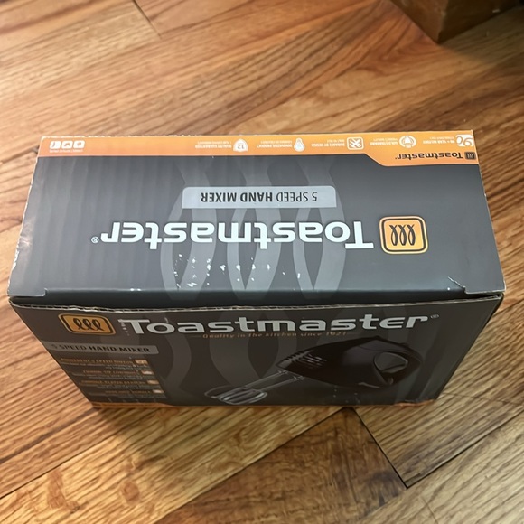 NWT! Toastmaster 5 Speed Hand Mixer - Picture 2 of 3
